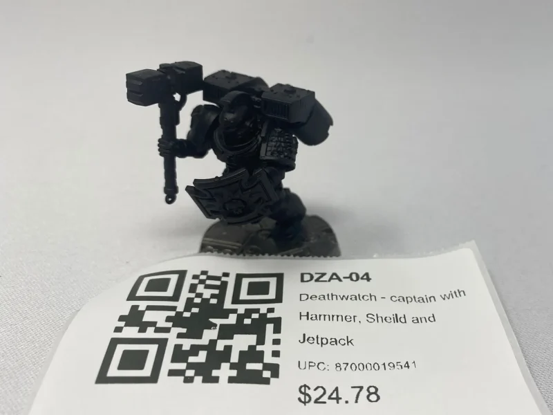 deathwatch captain with hammer shield jetpack dza 04