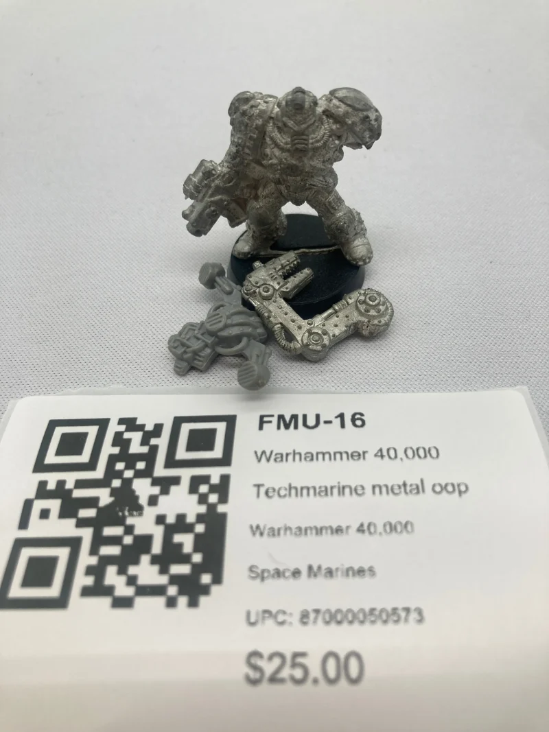 warhammer 40k techmarine metal model out of print fmu 16 scaled